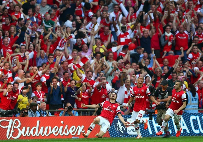 tai-sao-arsenal-co-nhieu-fan-den-vay